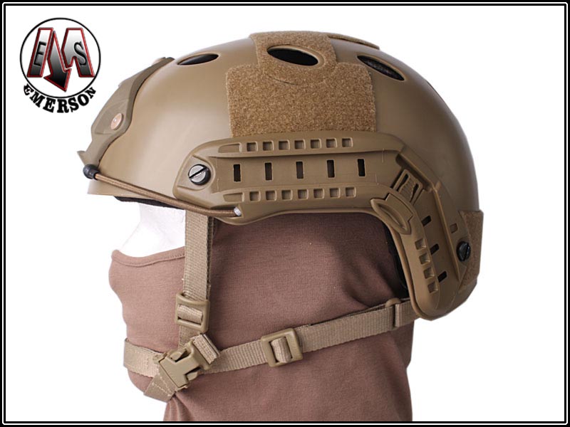 Emerson replica Fast Helmet PJ type Coyote Brown( para jump) - Image 4