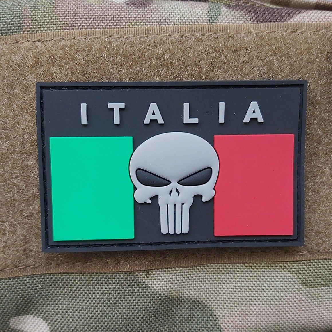 Italy Flag with Skull- bassa visibilita' nera - PVC patch - immagine 3