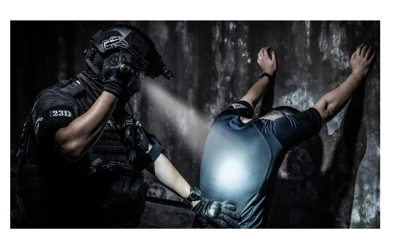 Nitecore EDC31 tactical Flashlight - Torcia Ricaricabile USB - 3500 lumens e 380 metri  - Image 15
