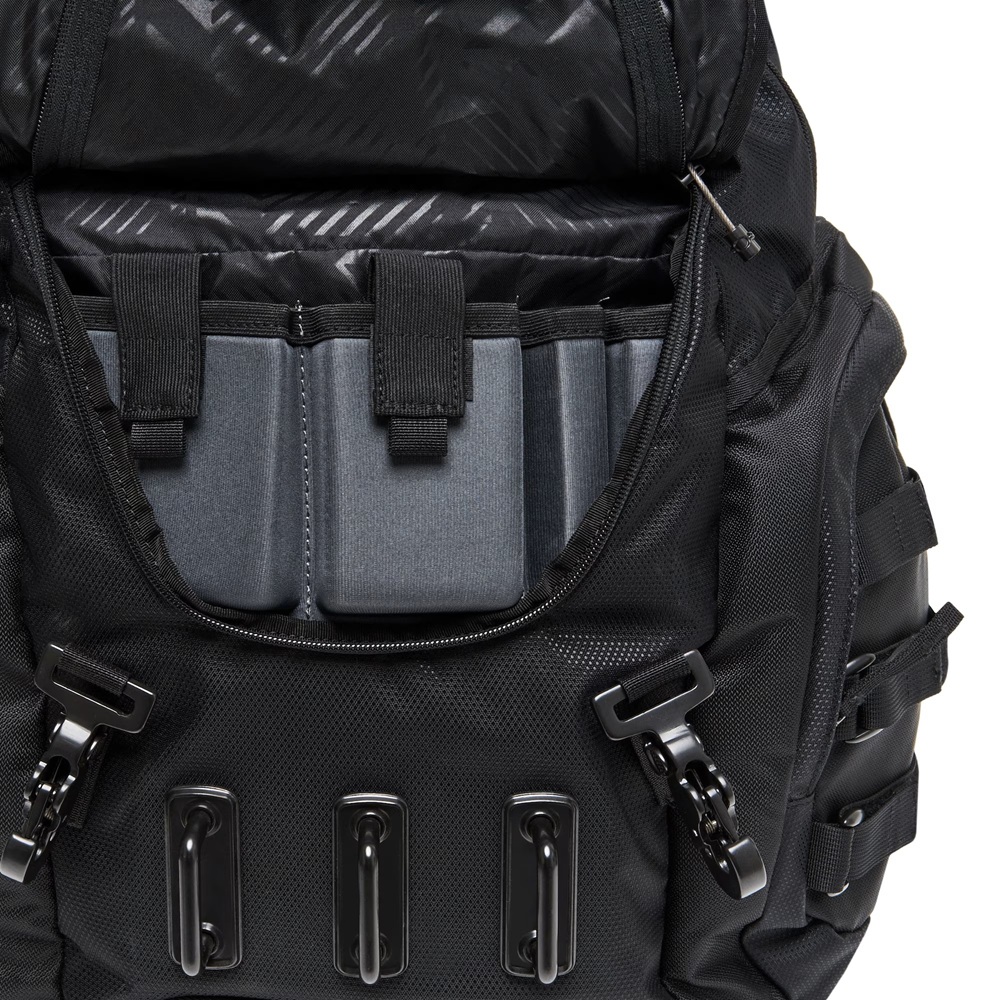 Oakley Kitchen Sink Black Backpack - 34 lt - Image 5