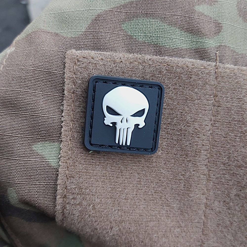 101 INC PUNISHER SKULL MINI PVC Patch - 2,5 x 2,5 cm - Image 4