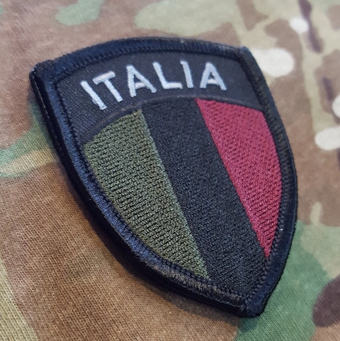 Scudetto Italia a bassa visibilita' nero- ricamato - immagine 2