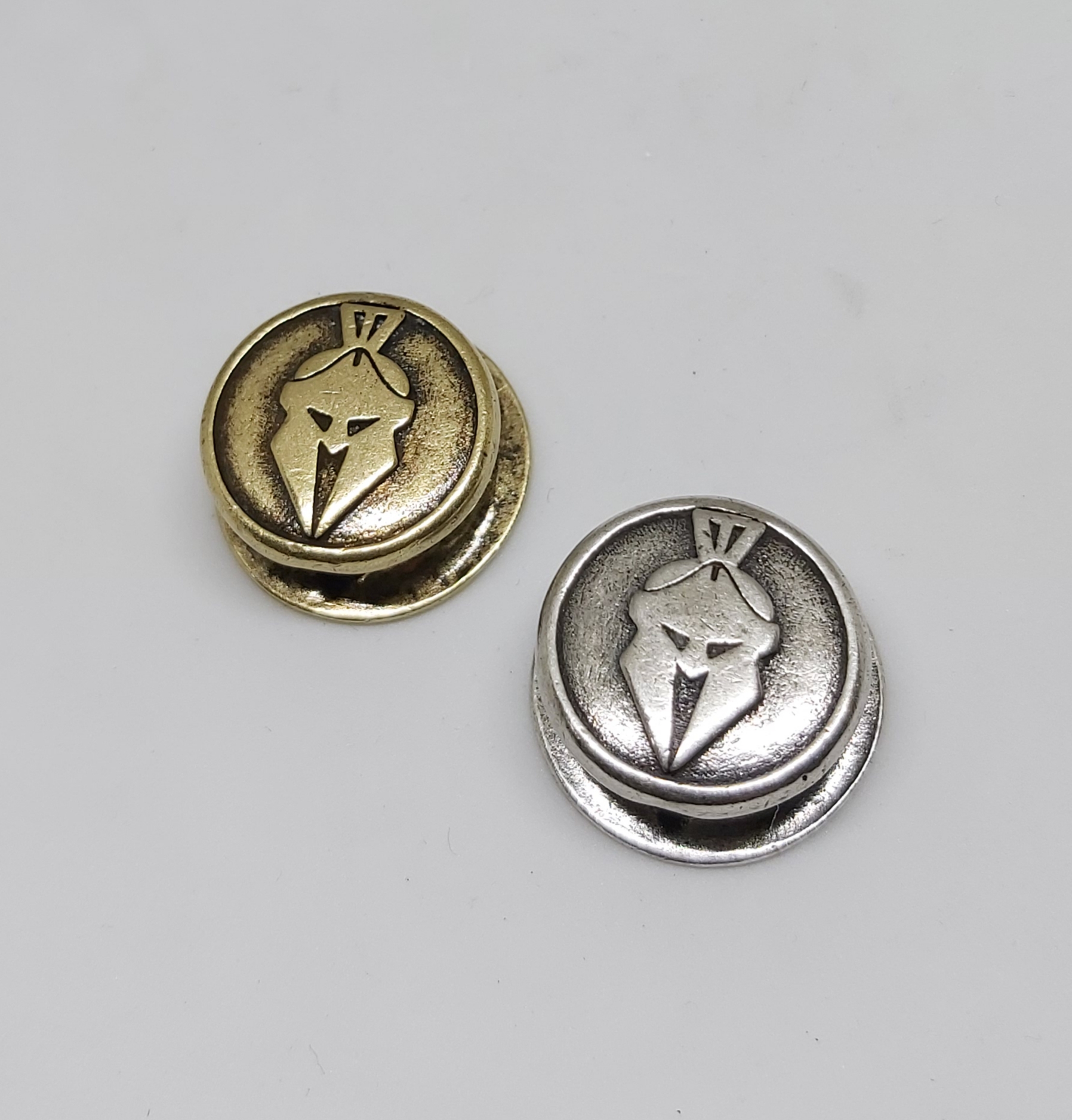 Spartan Helmet Shield Bead in metallo - immagine 4