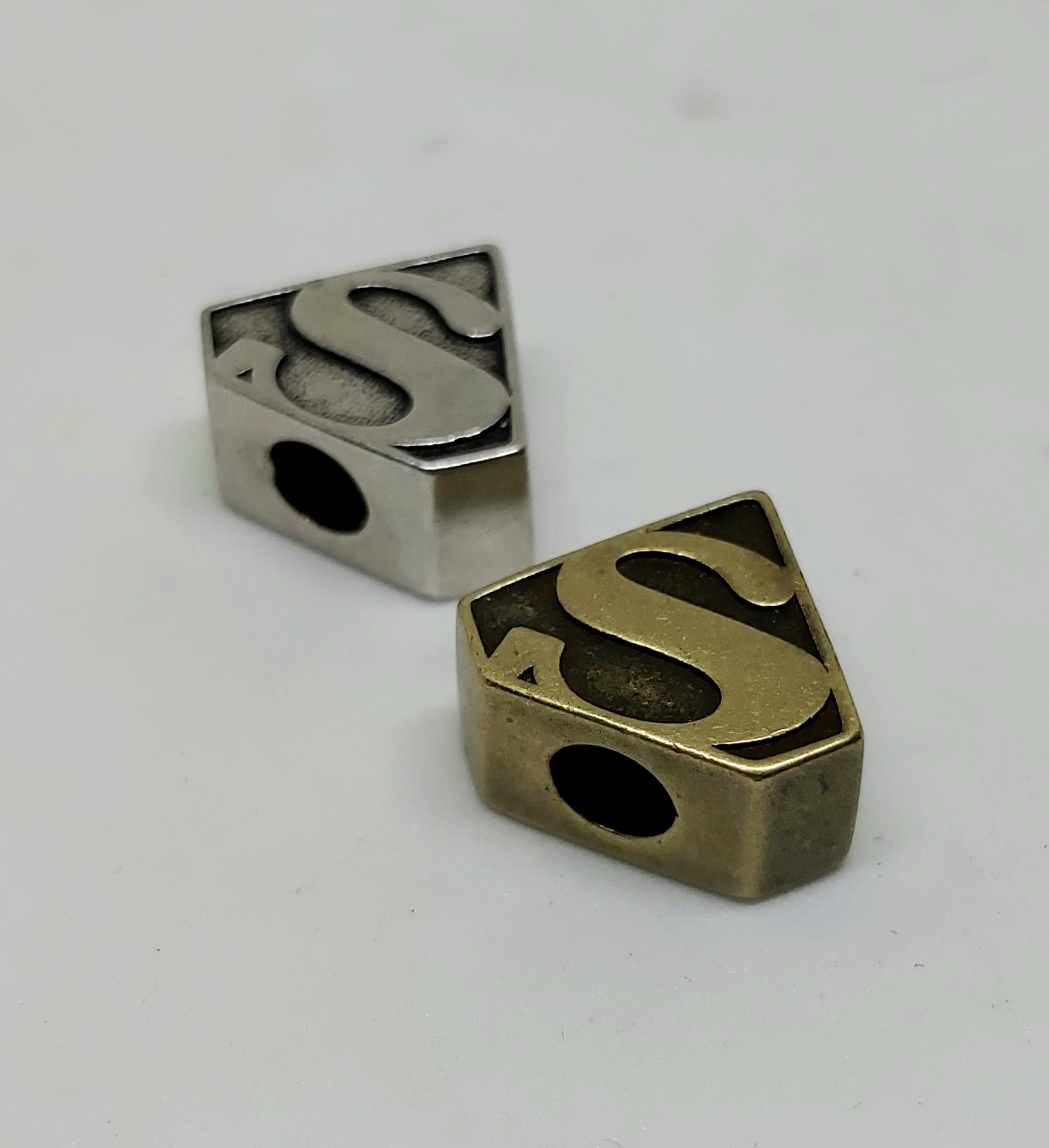 SUPER HERO Bead in metallo - immagine 2