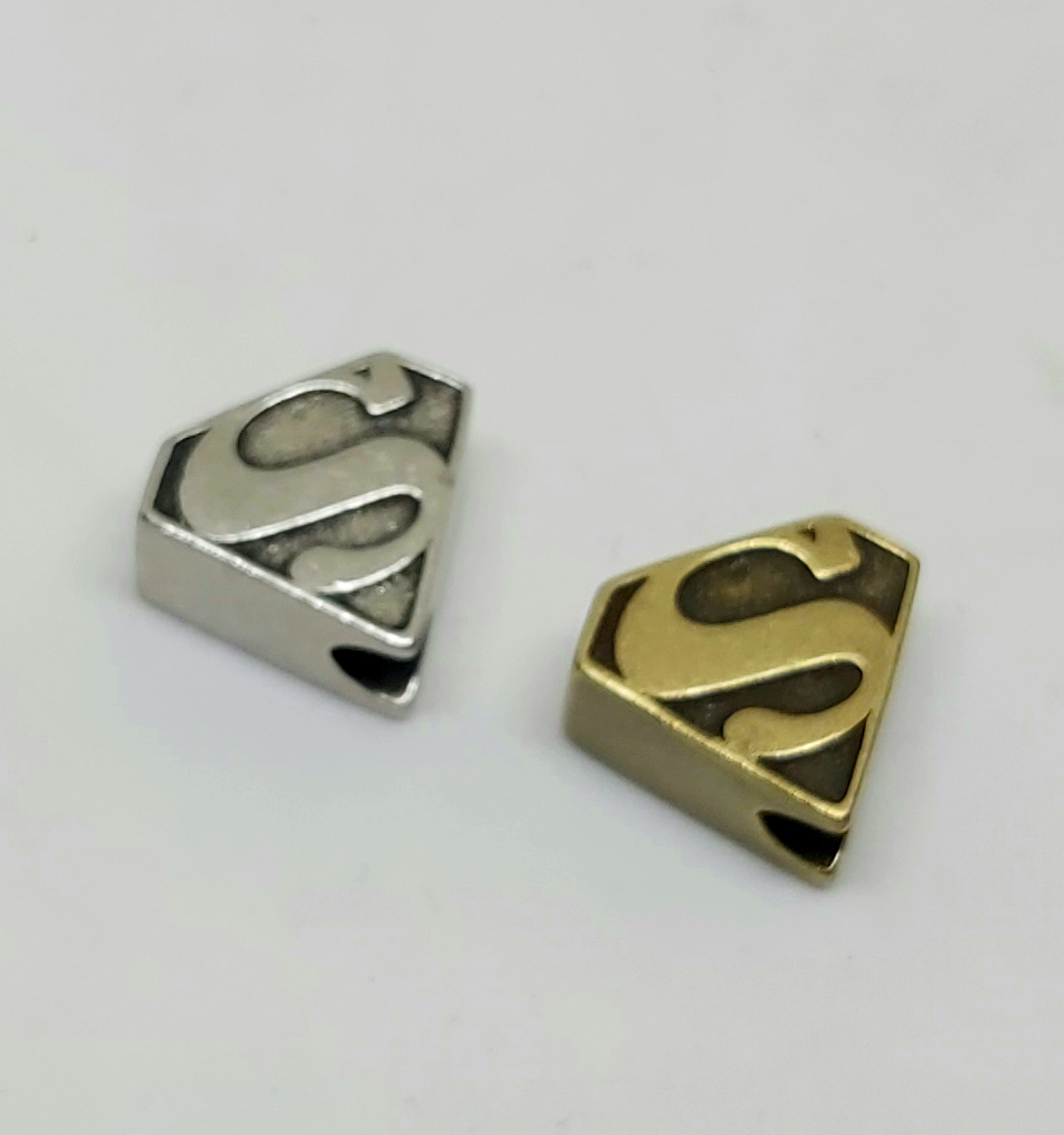 SUPER HERO Bead in metallo