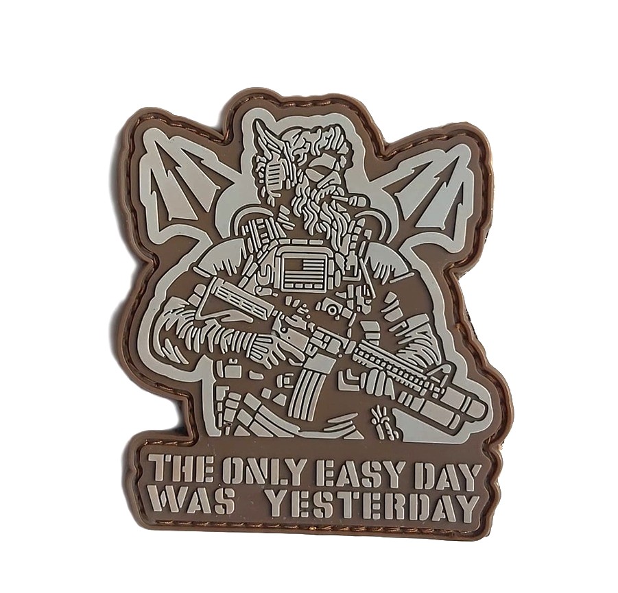 MSM "The Only Easy Day Was Yesterday" PVC Patch - coyote - con velcrosul retro